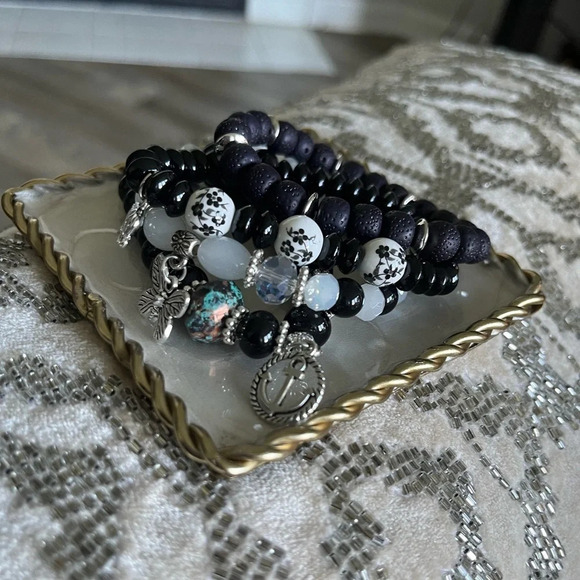 Bohemian Beaded Stretch Charm Bracelet (4pc) NWOT - Picture 4 of 4